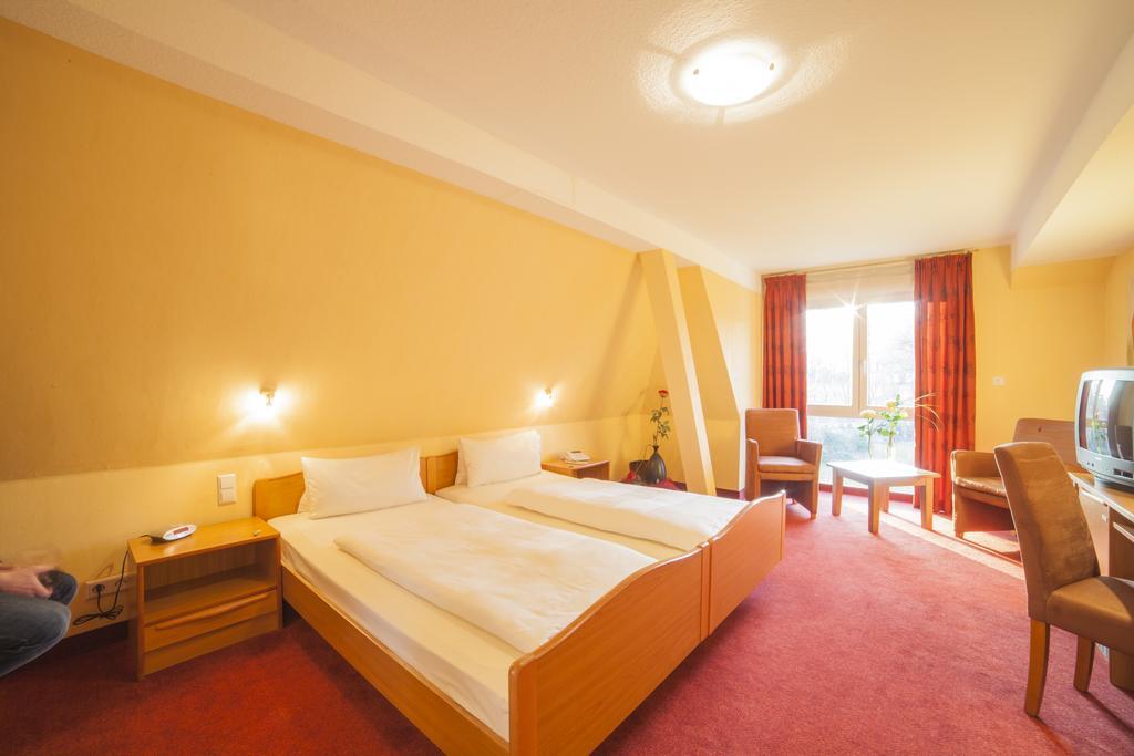 Hotel Backenkoehler Ganderkesee Eksteriør bilde