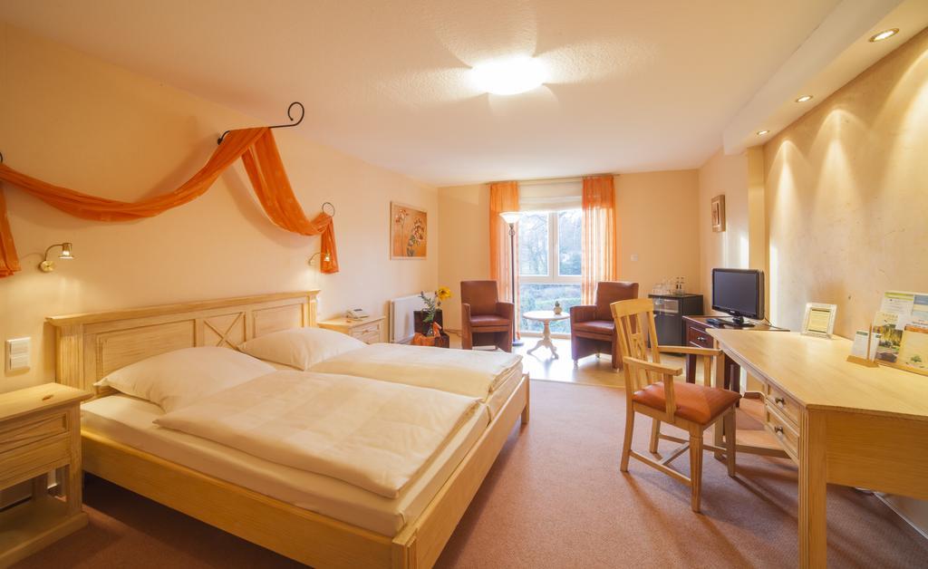 Hotel Backenkoehler Ganderkesee Eksteriør bilde