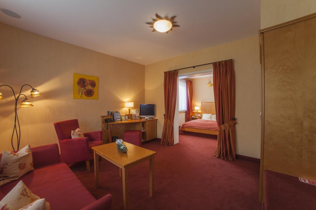 Hotel Backenkoehler Ganderkesee Eksteriør bilde